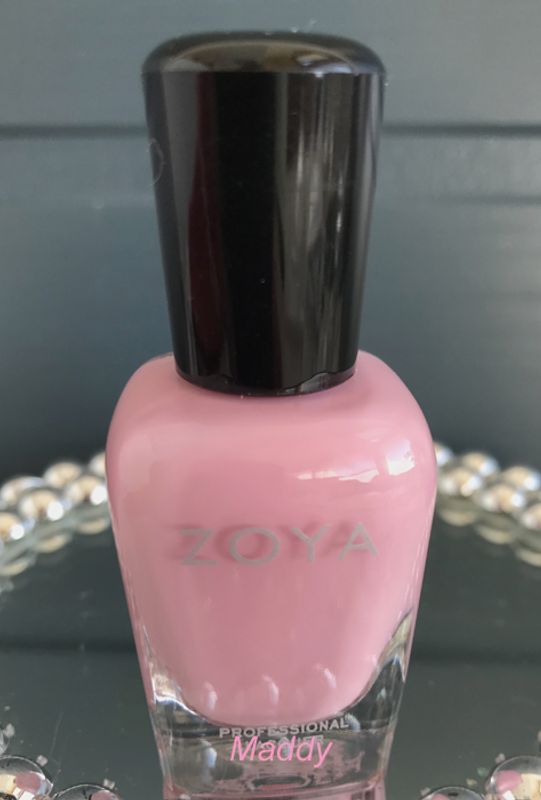 Neglelakk Maddy, fra Zoya.